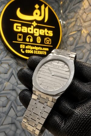 Gucci Slim watch